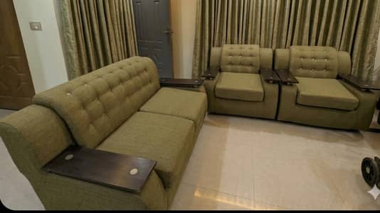 7 seater Sofa set in used condition for sell