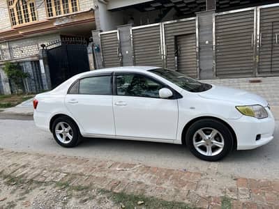 Toyota Corolla Axio 2012