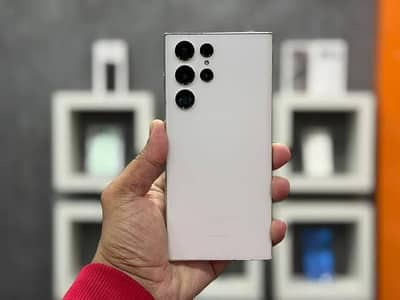 urgent selling my s 22 ultra phone  03052020599