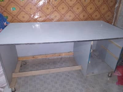 URGENT OFFICE TABLES 2 BOTH HAVE EXCELLENT QUALITY