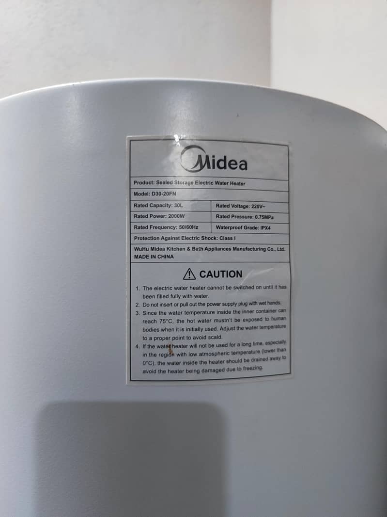 الیکٹرک گیزر مظبوط موٹی چادر  پریشر موٹر پر چلنے والا midea 2