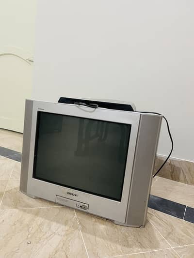 Sony Trinitron TV – Original Japanese Quality (Working)
