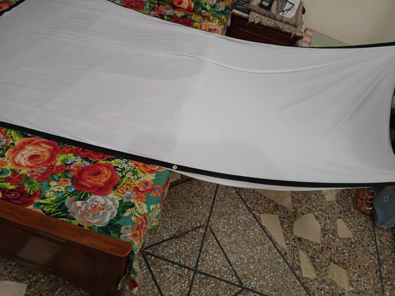 simple projection screen 4