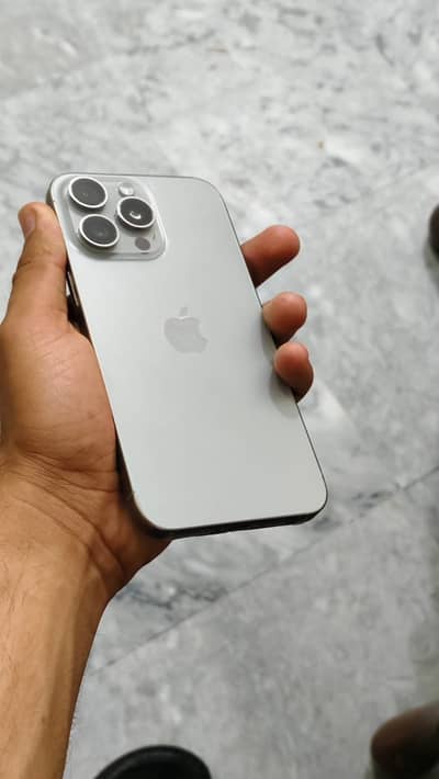 iPhone 15 pro max non pta with box 256gbs 89 health 365 cycle count