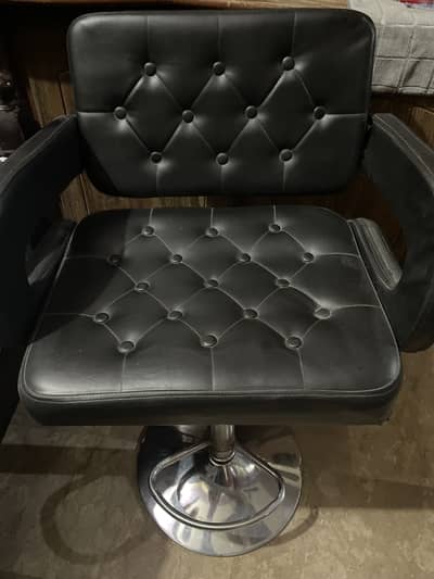 Rolling/Revolving chair