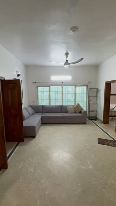 10 Marla 2.5 Storey House For Sale In Judicial Colony Phase 1