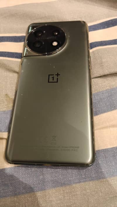 One Plus 11 5G in excellent condition with Box