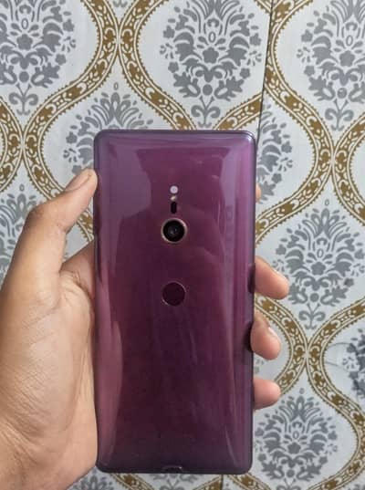 sony xz3 10/10 condition.