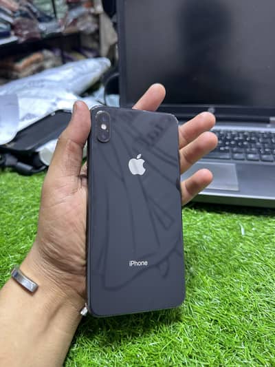 I phone xs max Black 256 gb PTA Approved condition 10/8