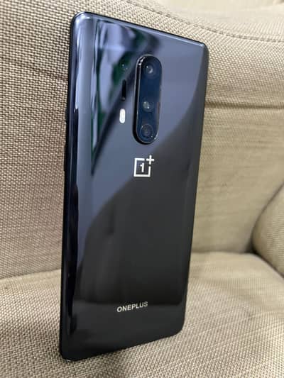 one plus 8pro  12/256