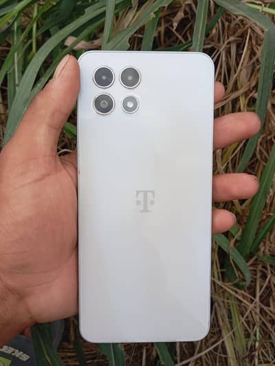 Revvl 7 Non pta Sim time available  6/128