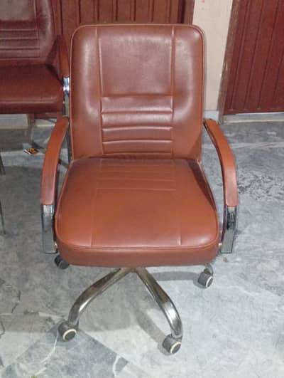 Executive + Visitor Chairs