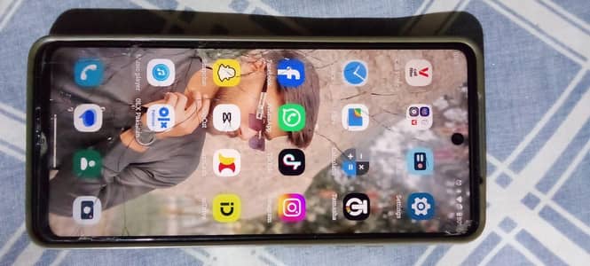 Glass tota ha bss baki all ok ha working ma ha LCD bi on ha bilkull