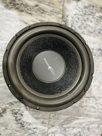 Bass tube and amplifier set pora ha