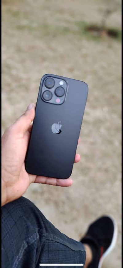 I phone 15 pro max jv