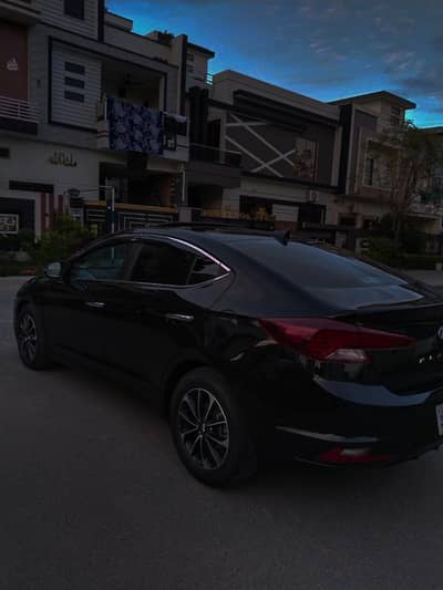 Hondai Elantra new car brand new car  total genuine car price 6650Lack