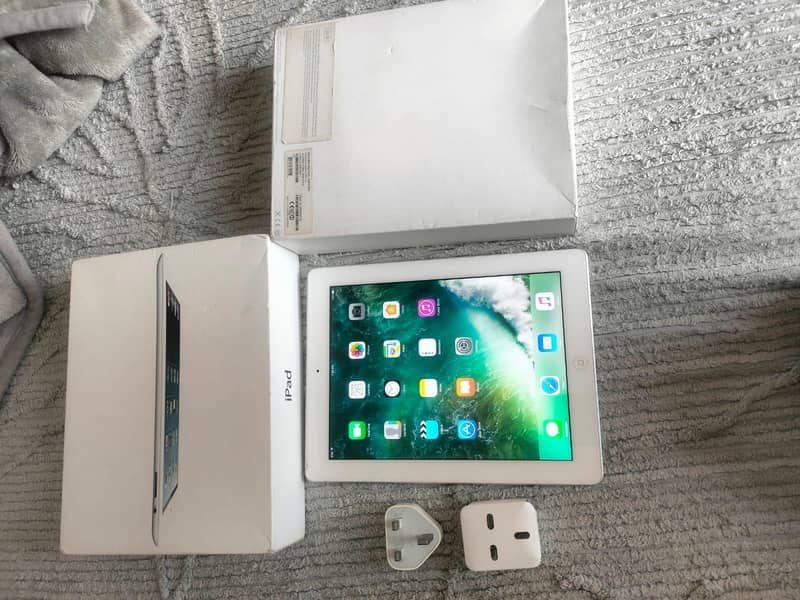 ipad 4 generation with box 0