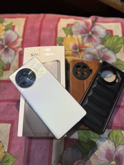 Tecno spark 20 pro plus