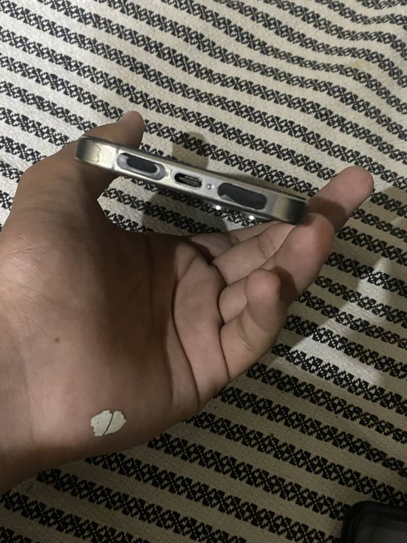 Iphone 15 pro max 2