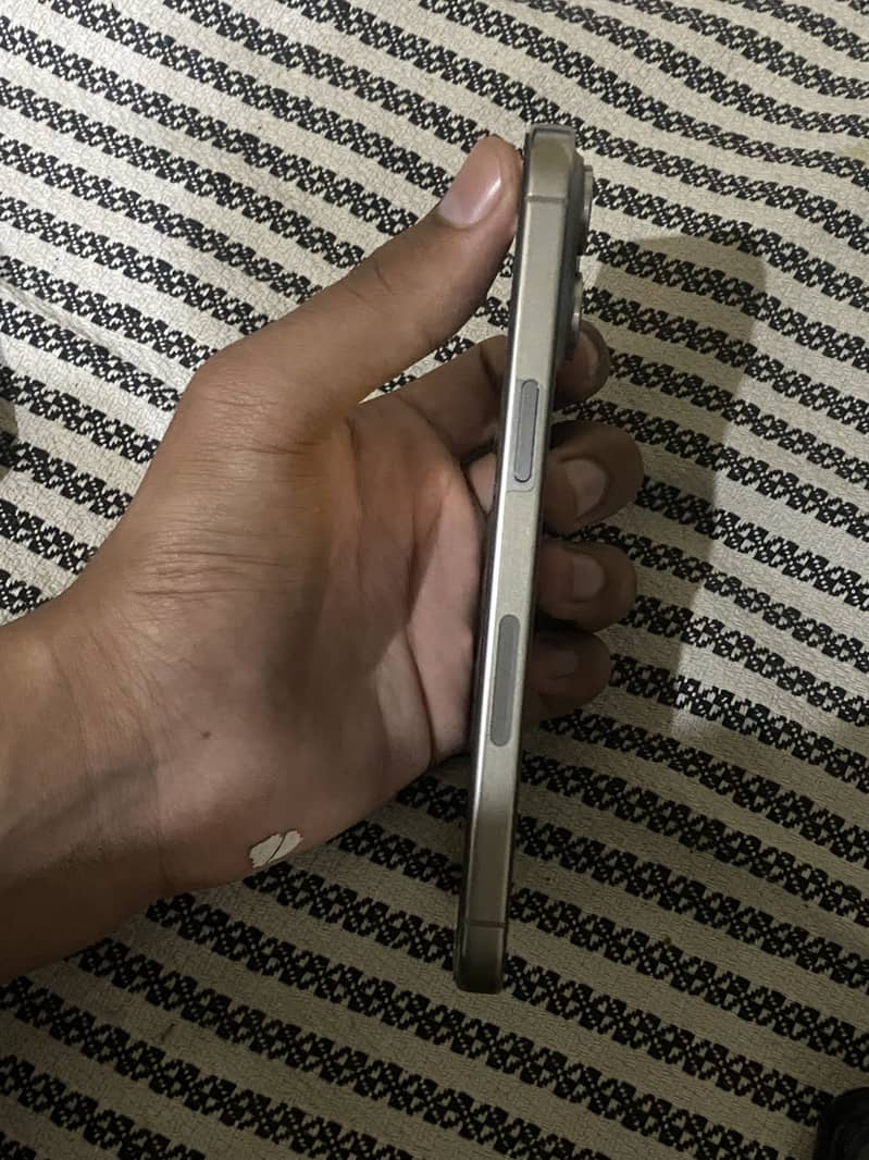 Iphone 15 pro max 3