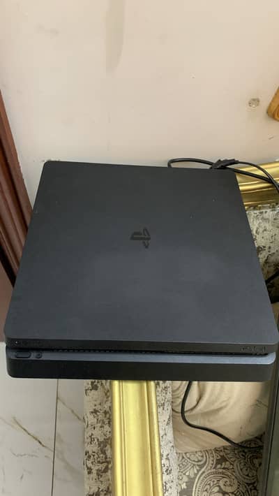 PS4 sell condition like brand new 1 original controller 1 copy c