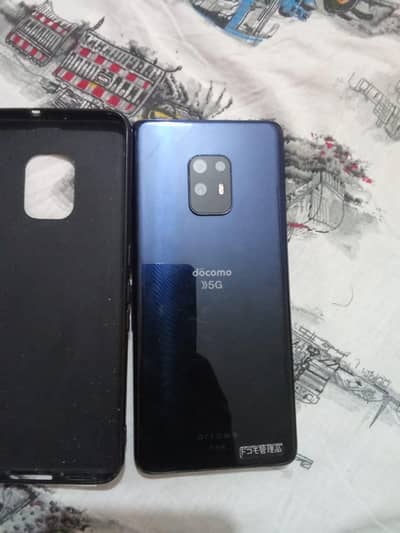 Fujitsu Arrows F51 A  8/128 Snap dragon 865 32 front and Back 50 pixel