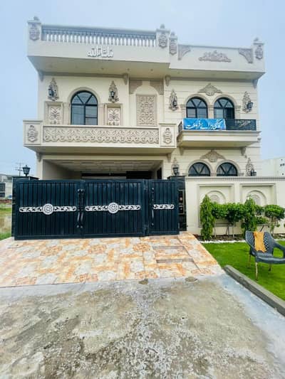 10 Marla Brand New Home For Sale Facing Park 60 ft road