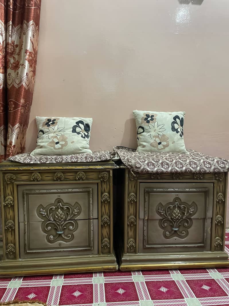 Bedwith dressing table & side table 4