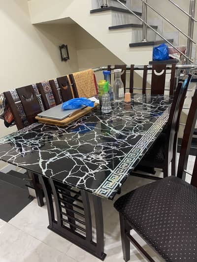 Dinning table with 6 chairs (mirror table) 9/10 condition