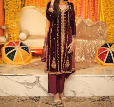 3 Piece Velvet Suit | Dhabki Work