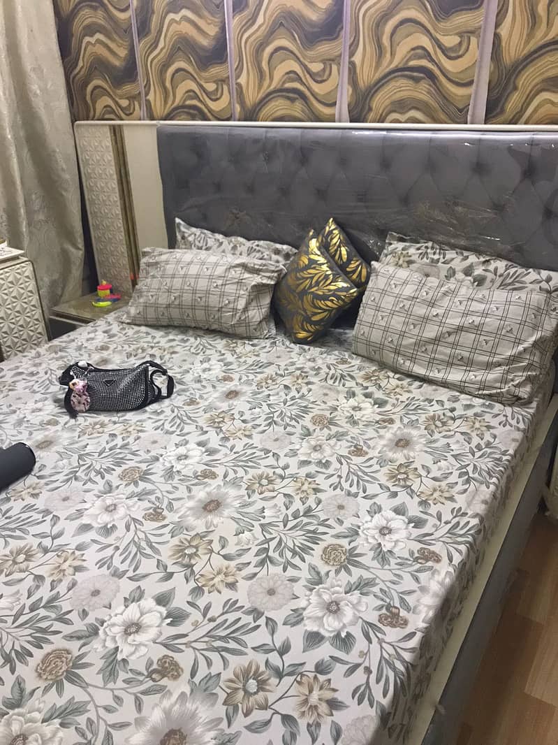 Complete bed set 0