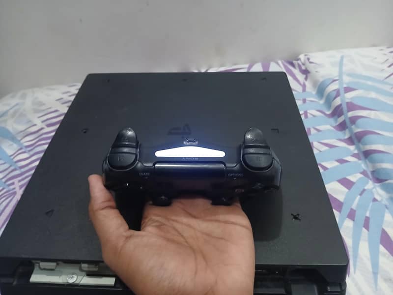 PS4 PRO 4