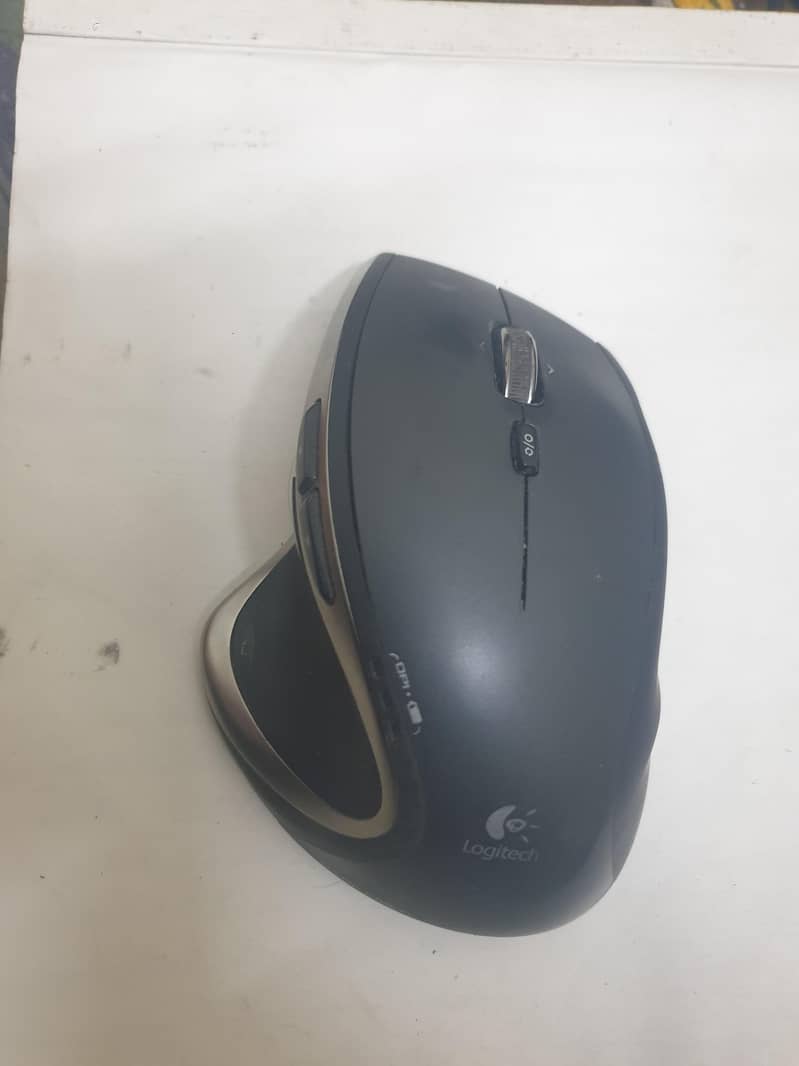 logitech performance MX wireless rechargeable mouse 0