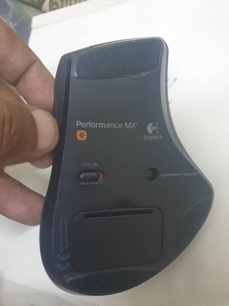 logitech performance MX wireless rechargeable mouse 1