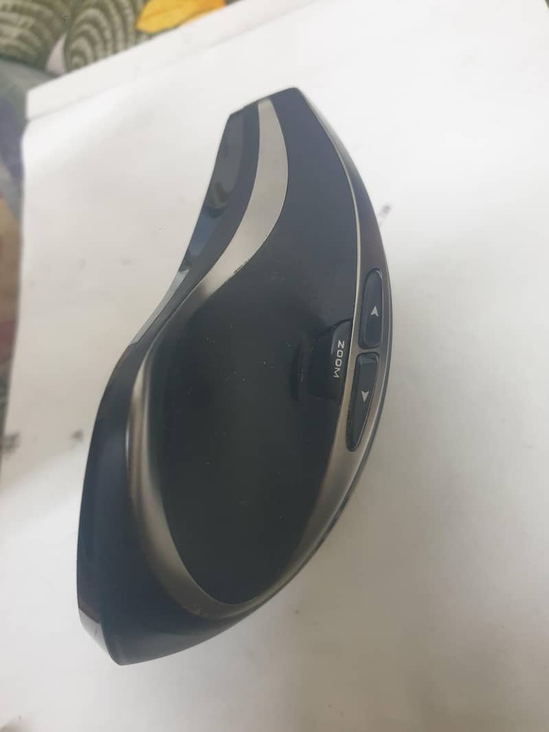 logitech performance MX wireless rechargeable mouse 2