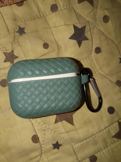 A9 airbuds ha new ha abhi 3 day pahla liya tha Whatsapp 03107664052