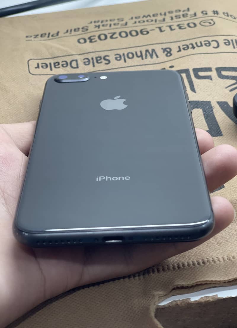 iPhone 8 Plus 0