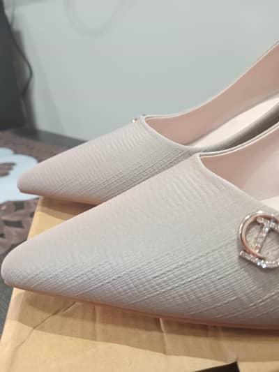 walkeaze court heel size 10