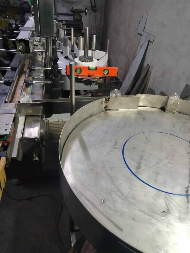 3 side labeling machine 4