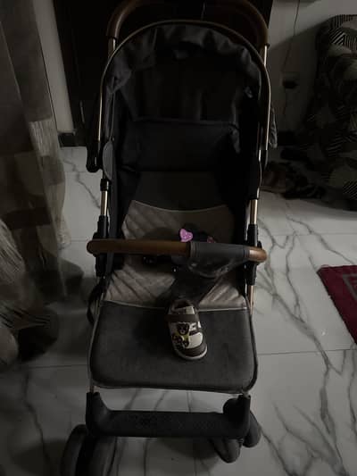 Stroller for sale in 8000