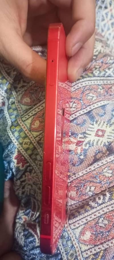 fix price phone 12 front halka blur hai back broken baki all ok hai