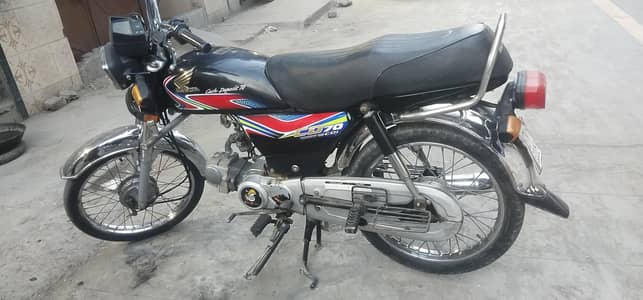 Honda CD 70 Jenuine and Good Condition.