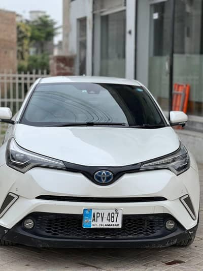 Toyota CHR 2018 White | 1800cc Hybrid | Excellent Condition
