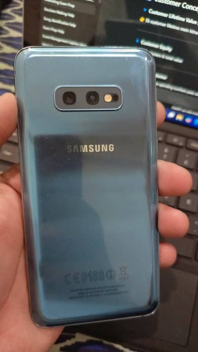 samsung S10e 6/128 uk imported all ok new condtion only set with cable