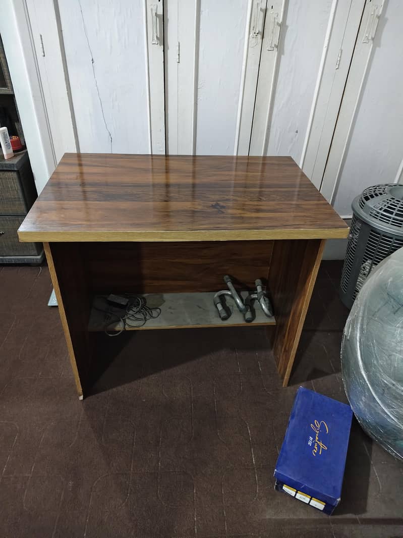 Computer / Study Table 0