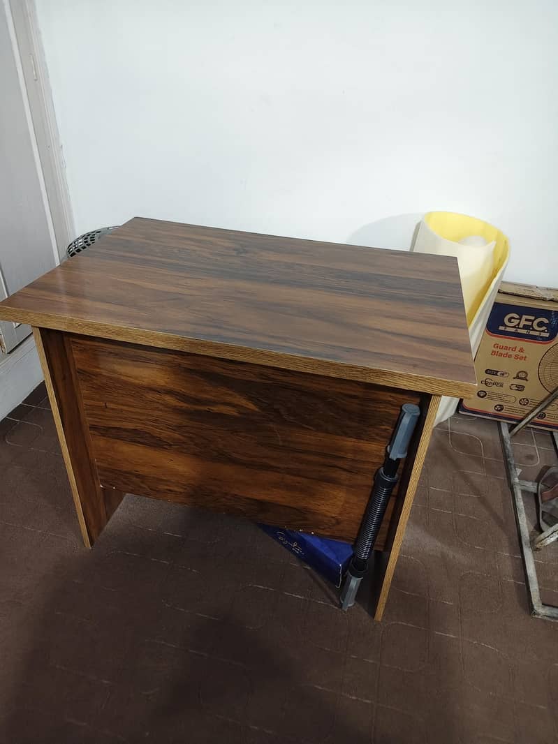 Computer / Study Table 1