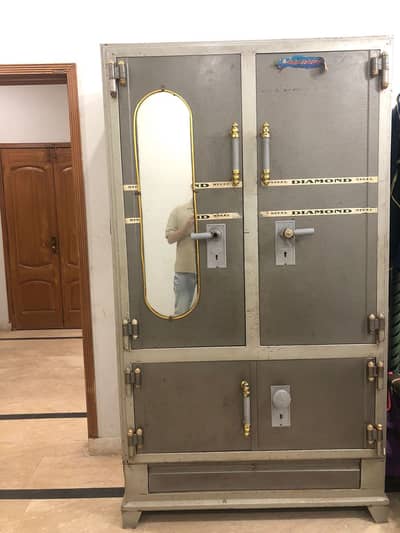 Safe Almari ( Lohay ki Safe Almari )