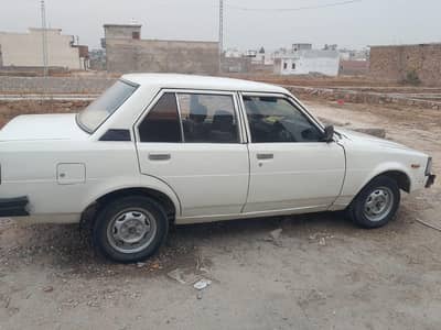 Gari achi ha gar ka use ki ha new clar h urgnt sale krni ha time v o j