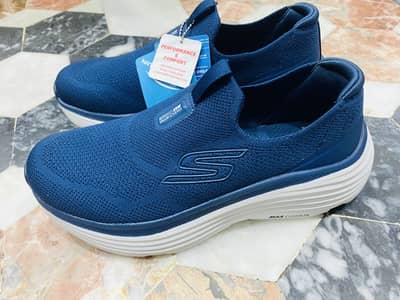 Skechers max cushioning size 38