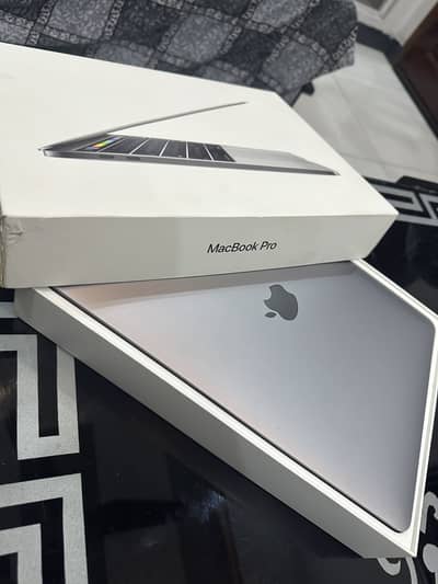 Apple MacBook Pro 2016 – 13 Inch | 8/512 | Box | Original Charger